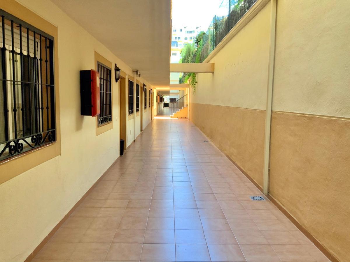 Apartamento De 2 Dormitorios, Gran Terraza, Vistas Al Mar Cerca Playa Carvajal Benalmadena Bagian luar foto