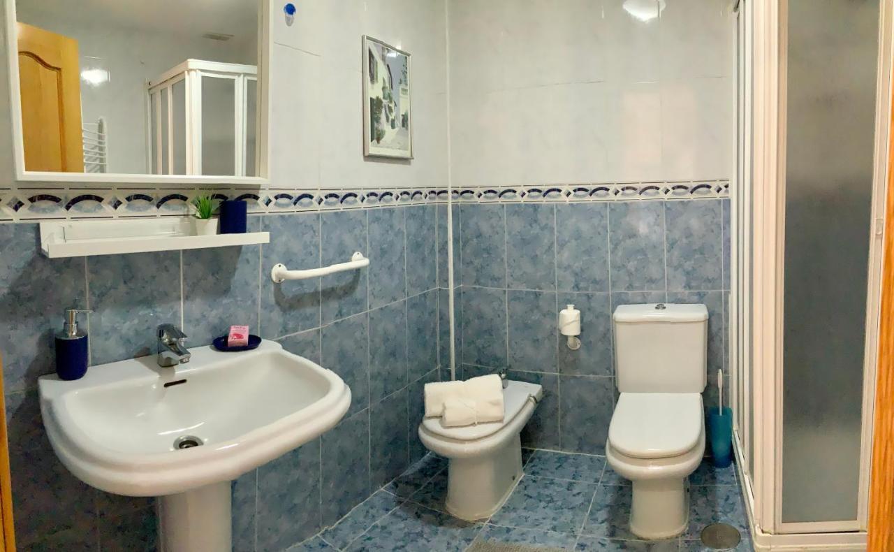 Apartamento De 2 Dormitorios, Gran Terraza, Vistas Al Mar Cerca Playa Carvajal Benalmadena Bagian luar foto